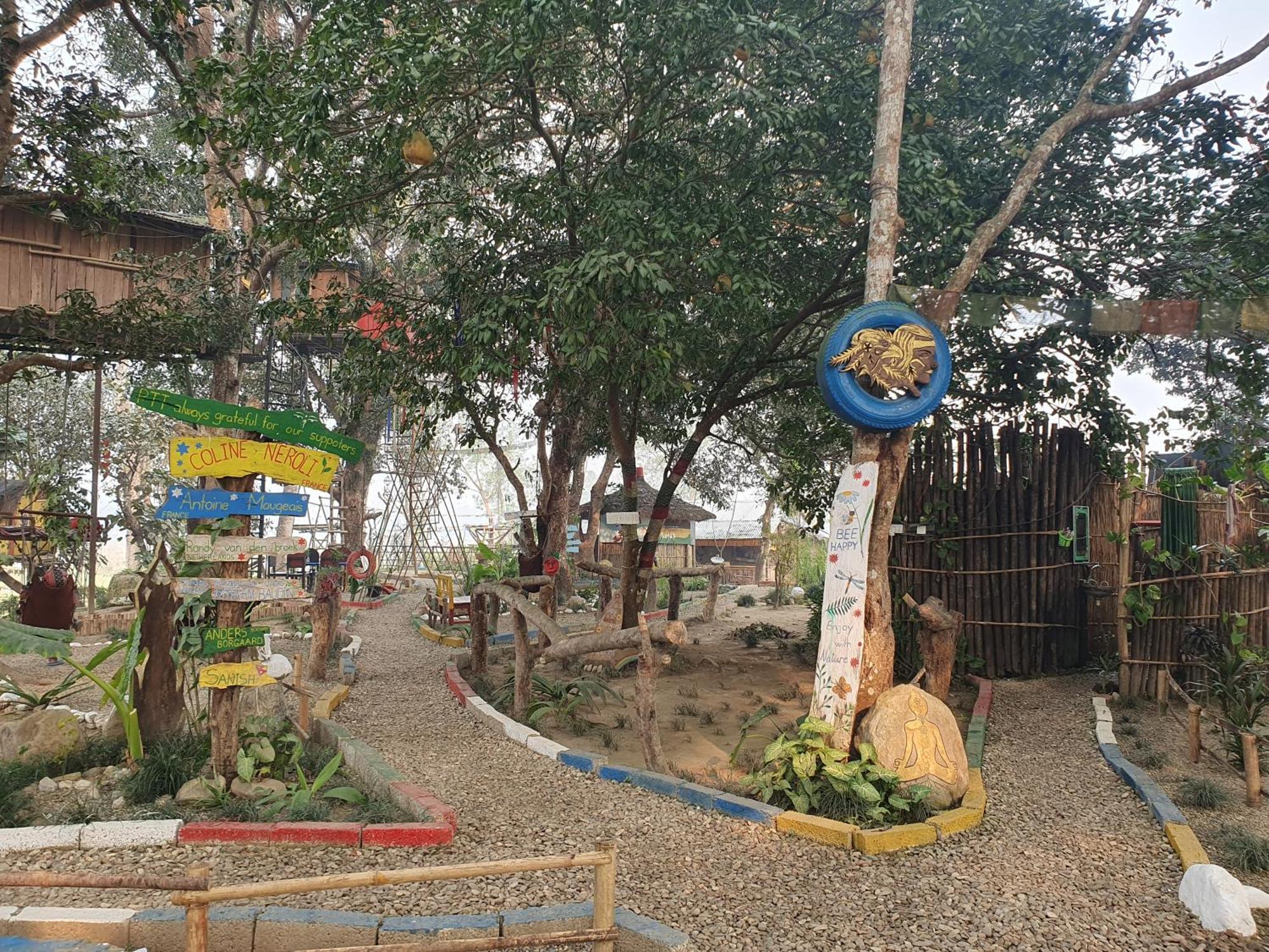 Pemsee'S Tree Town - Eco-Friendly,Tree House Hostel Sauraha Exterior foto
