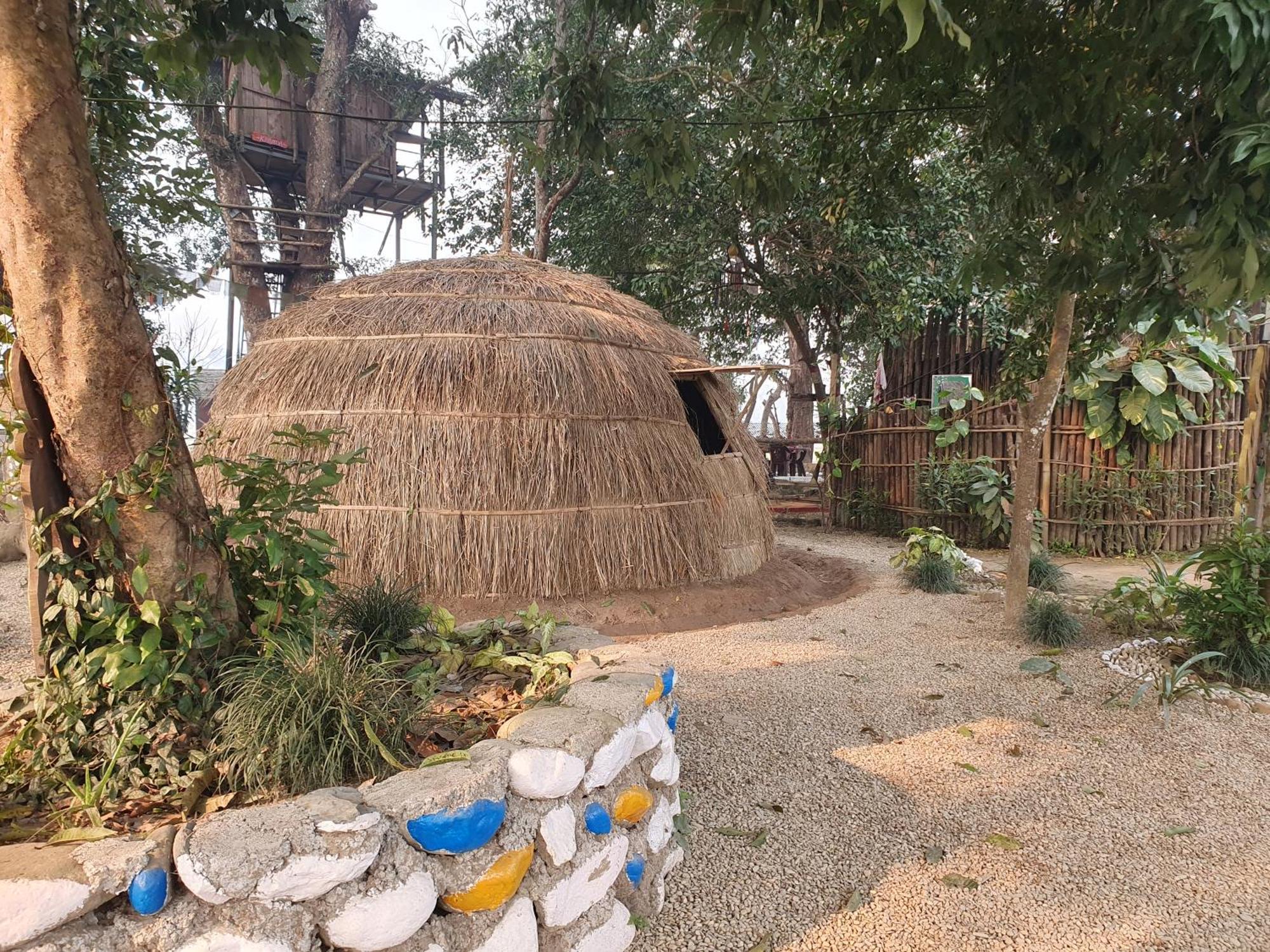 Pemsee'S Tree Town - Eco-Friendly,Tree House Hostel Sauraha Exterior foto