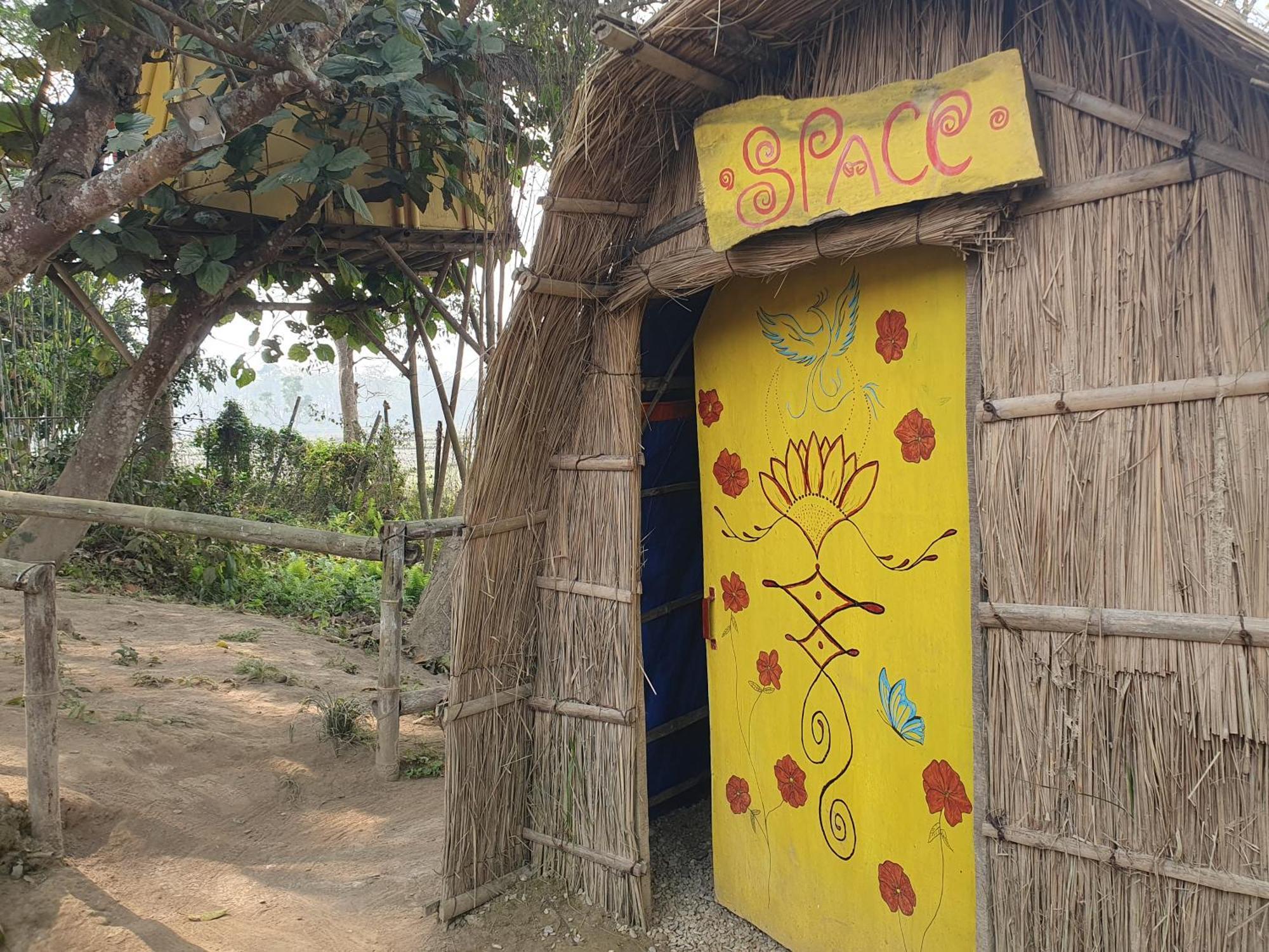 Pemsee'S Tree Town - Eco-Friendly,Tree House Hostel Sauraha Exterior foto