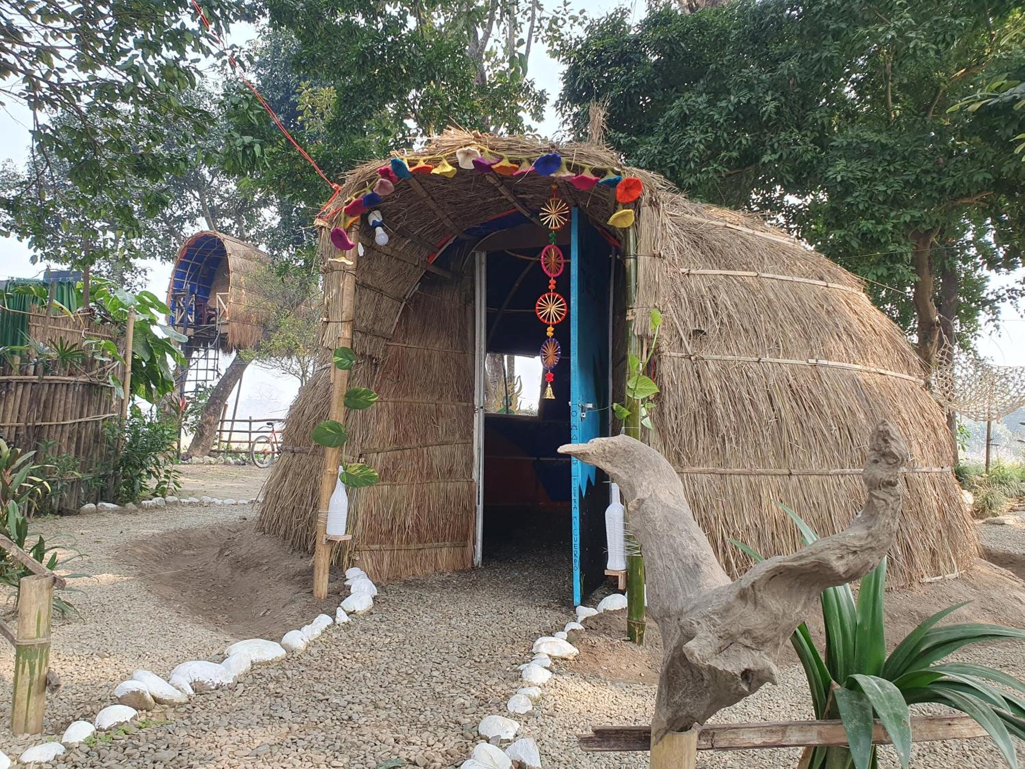 Pemsee'S Tree Town - Eco-Friendly,Tree House Hostel Sauraha Exterior foto